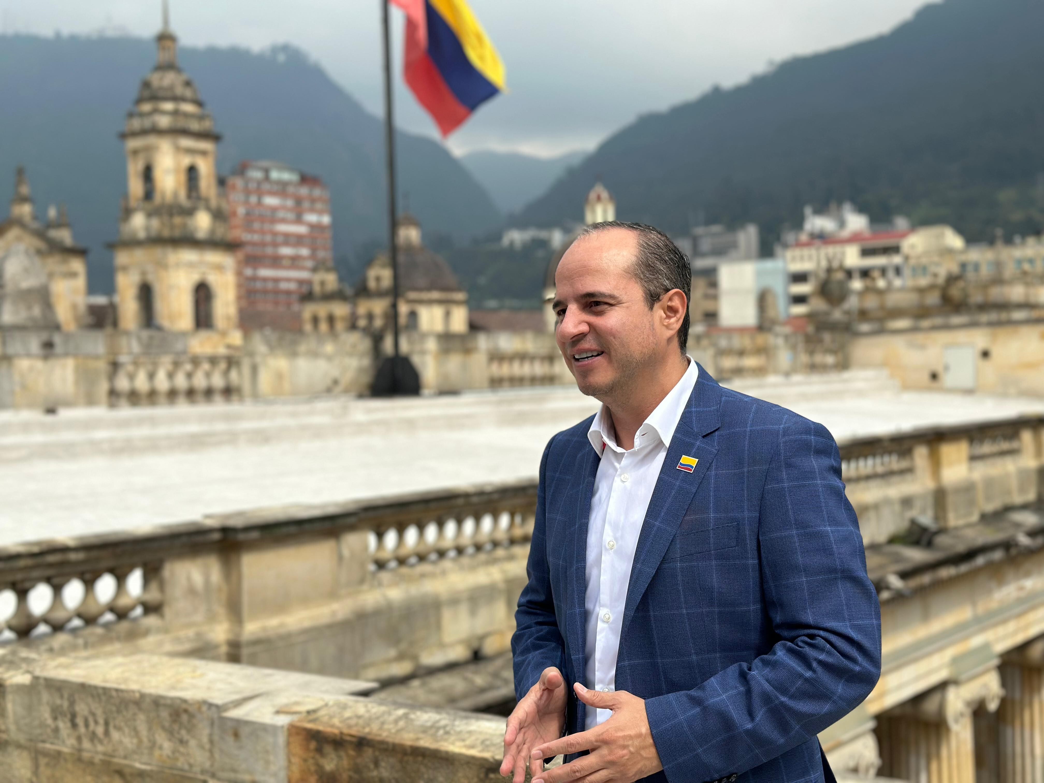Juan Espinal, representante a la Cámara.