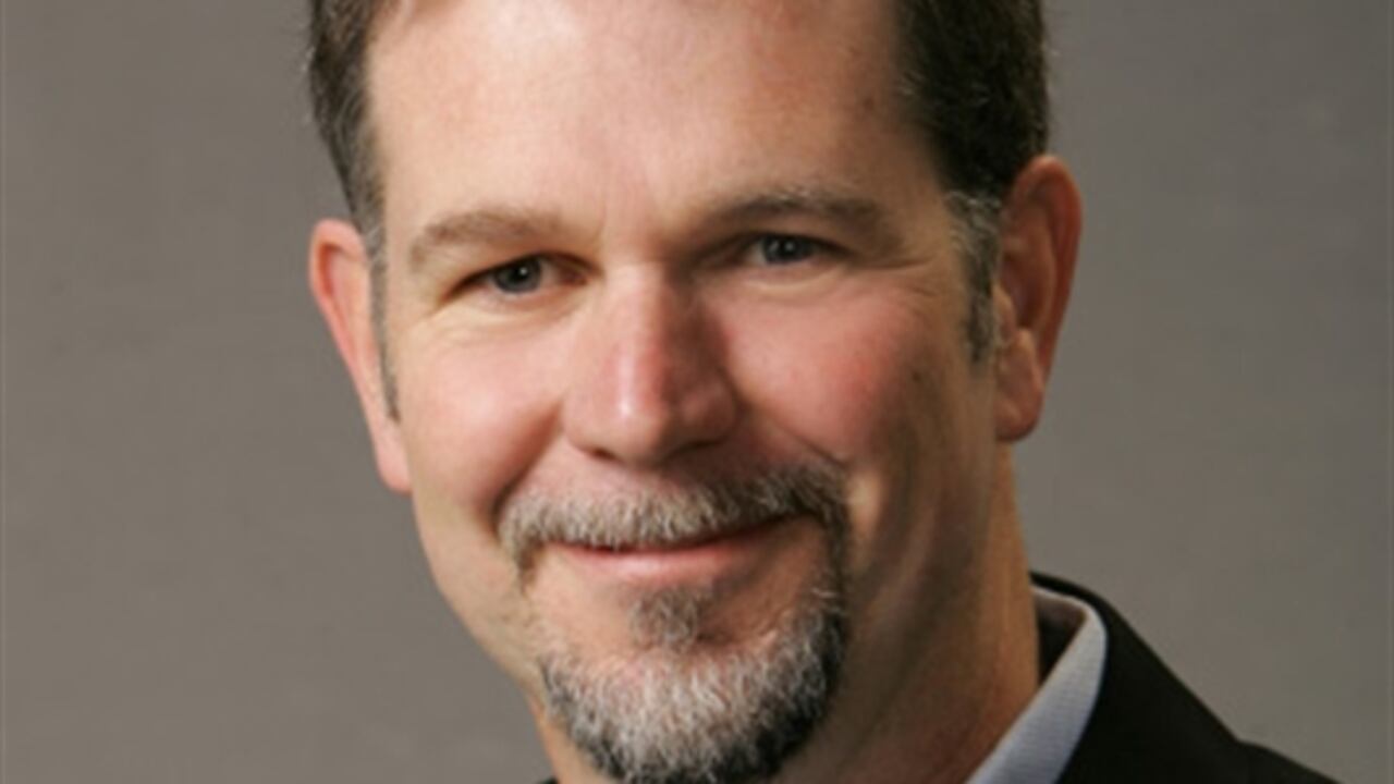 Netflix nació en 1997 como resultado de la mala memoria de su creador, Reed Hastings, quien tras alquilar Apolo 13 en un Blockbuster cercano y olvidar regresarla por varias semanas, tuvo que pagar US$40 de multa. Ahí se le ocurrió la idea de crear un servicio de alquiler de películas por correo y en cantidades ilimitadas, a cambio de una mensualidad.