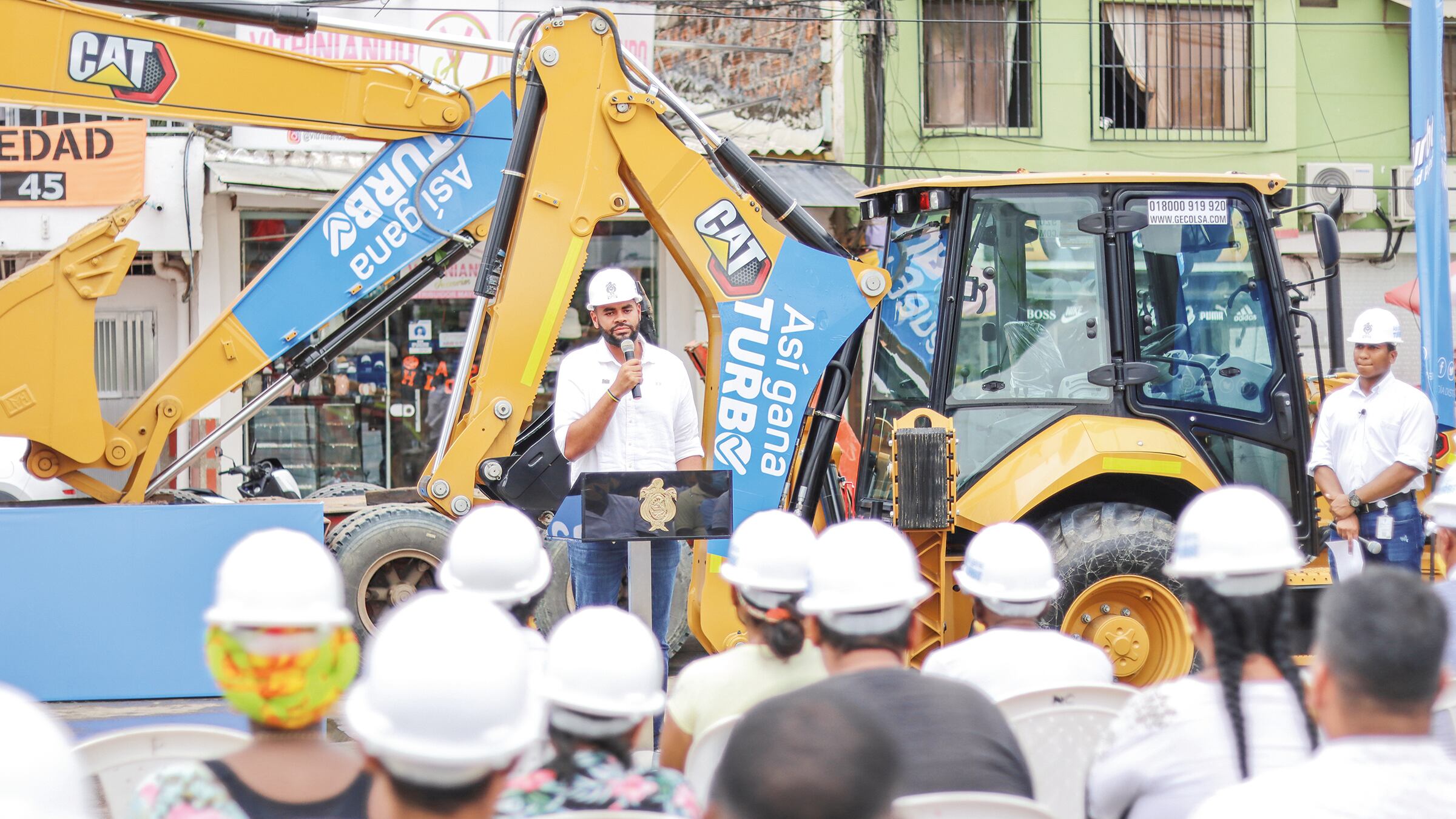 80 mil campesinos del distrito de Turbo podrán transportar sus productos desde las zonas rurales hasta el casco urbano
en un menor tiempo y sin tantas dificultades, gracias a las nuevas vías.