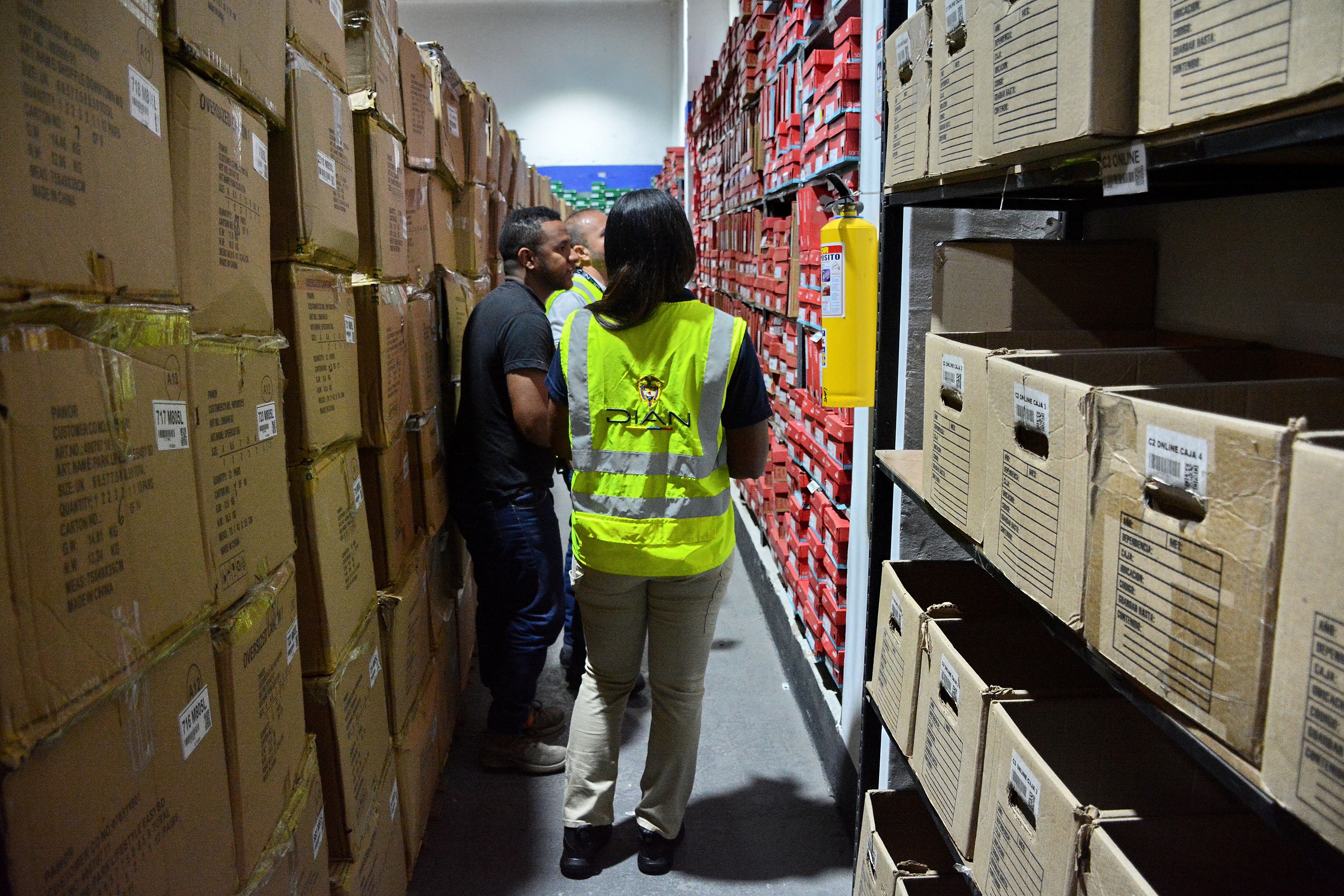 Operativo de la DIAN en Cali para frenar el contrabando; ‘Plan Navidad’ arrancó en el Parque Industrial Las Delicias