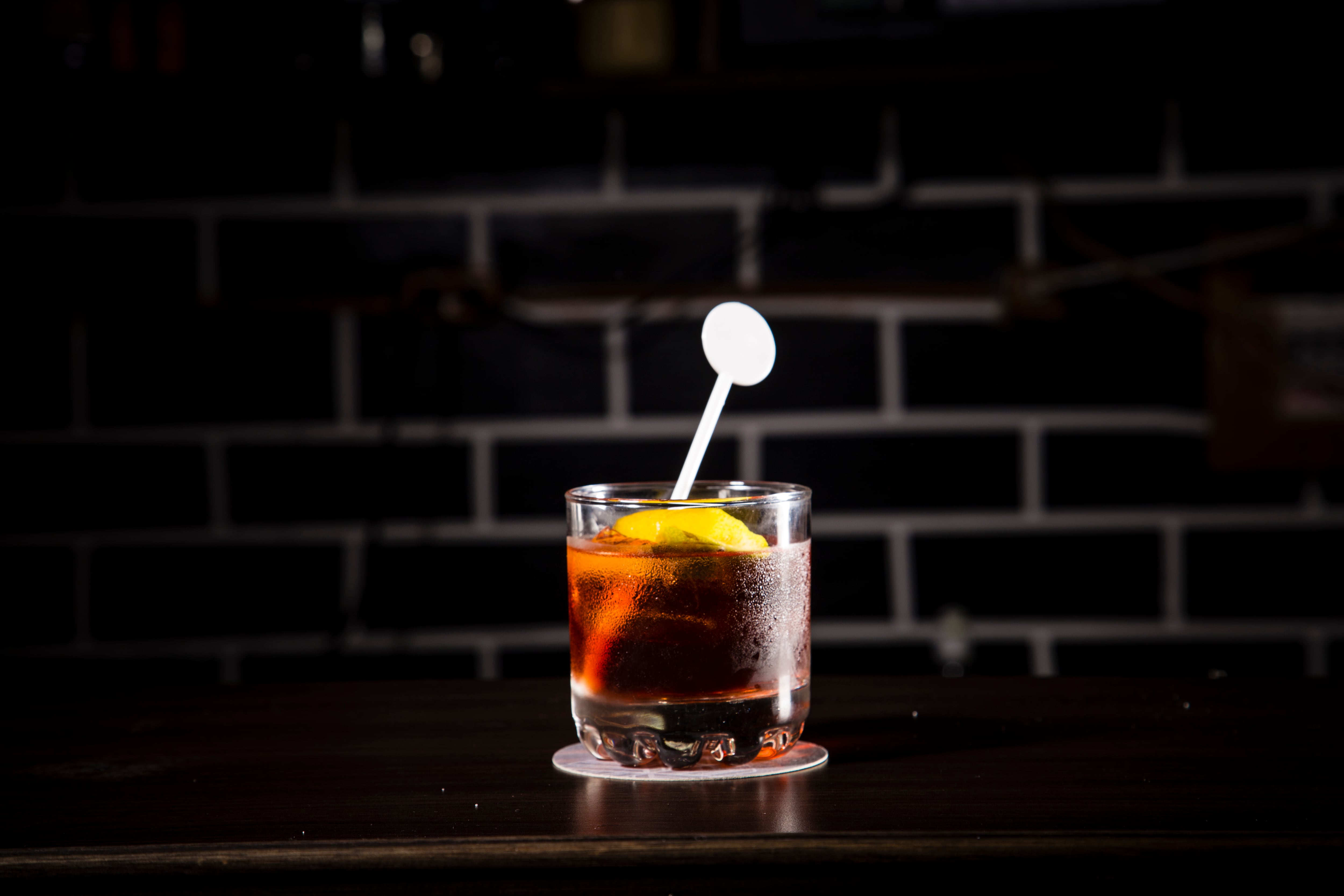 La mujer puso droga en el trago de los norteamericanos