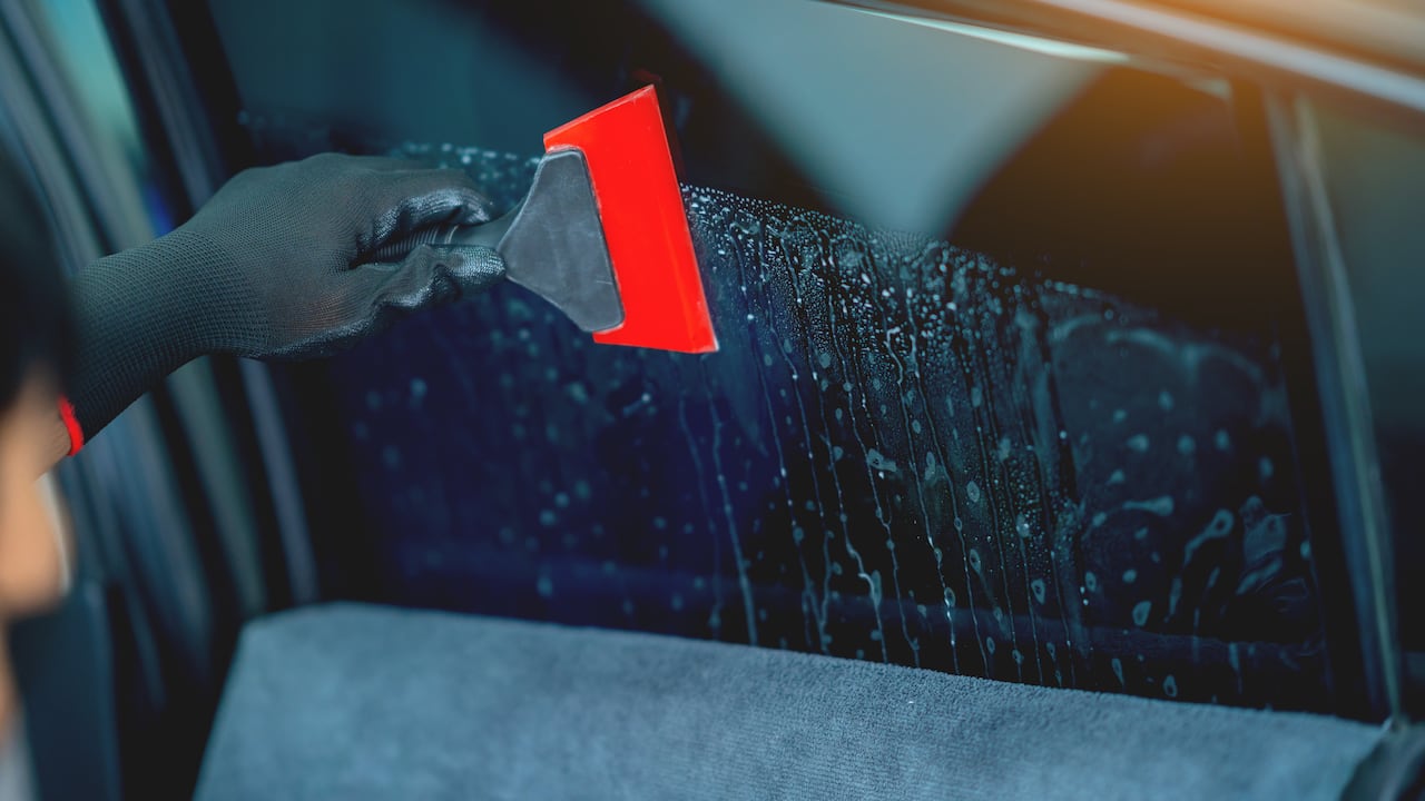 Tenga en cuenta cuál es el proceso que debe hacer para polarizar su carro en Colombia durante el 2024.