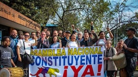 La propuesta de la asamblea nacional constituyente lanzada por el presidente Gustavo Petro plantea abordar múltiples aspectos, incluidas las reformas sociales que no han logrado avanzar en el Congreso de la República durante esta legislatura, tales como la de la salud.