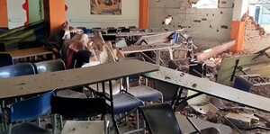 Una institución educativa se vio afectada por la explosión. Los estudiantes no tenían clases por eso no estaban en el sitio