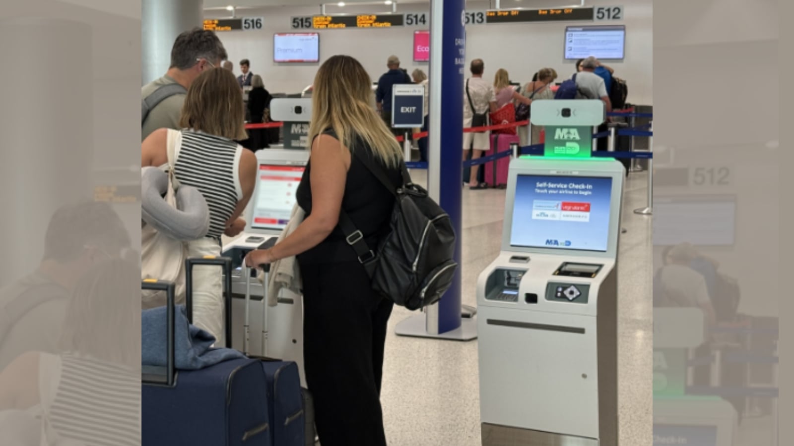 La tecnología en los aeropuertos de Miami y Fort Lauderdale agiliza la experiencia de los pasajeros, con sistemas biométricos y terminales modernizadas listas para 2026.