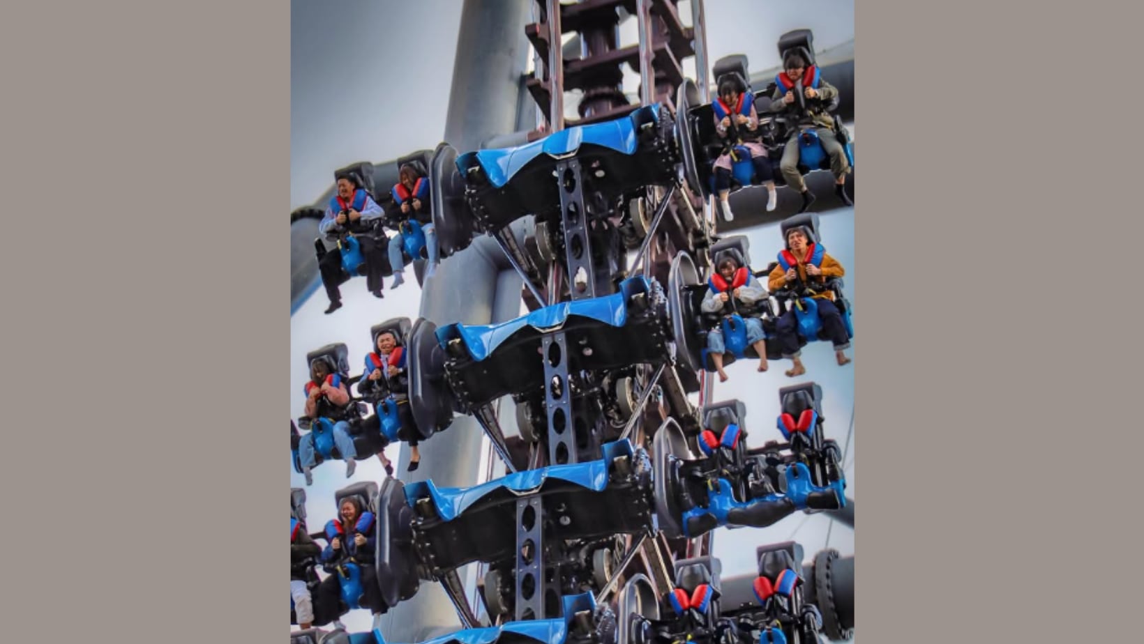 Eejanaika, una de las montañas rusas más intensas del mundo