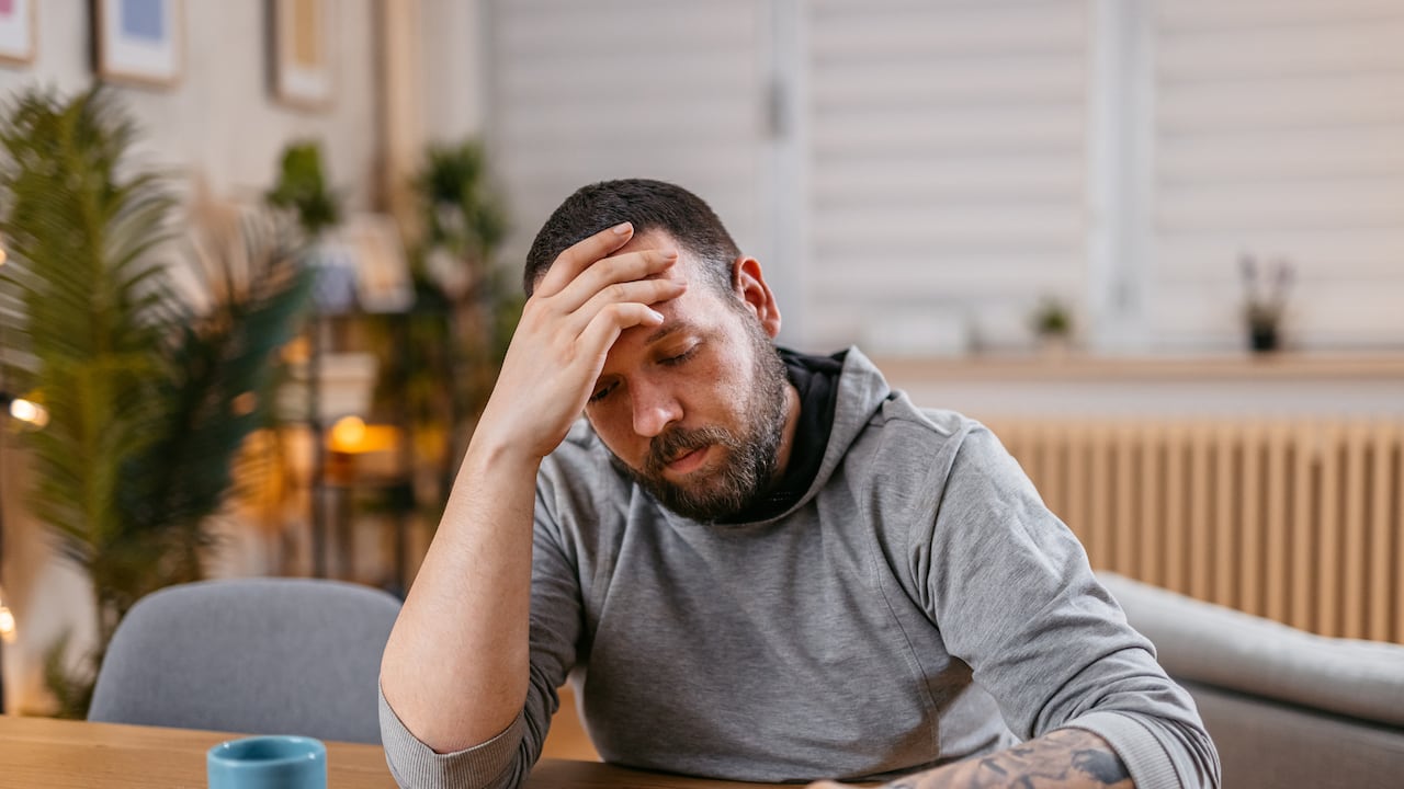 Cargar un celular sin un cargador convencional es posible con métodos alternativos que pueden hacer la diferencia.