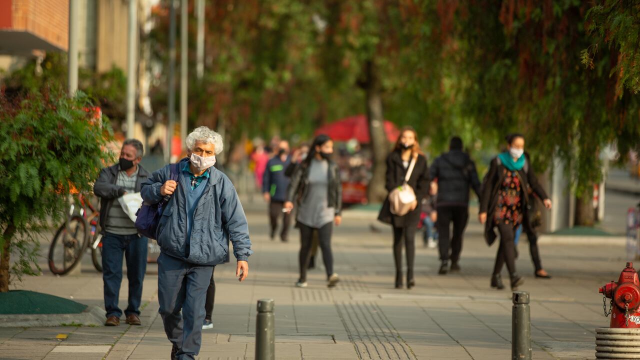 Las poblaciones que ya hayan completado o superado el 70 % del Plan Nacional de Vacunación podrán levantar la medida, sin embargo, las personas que deseen seguir usándolo por prevención podrán hacerlo.