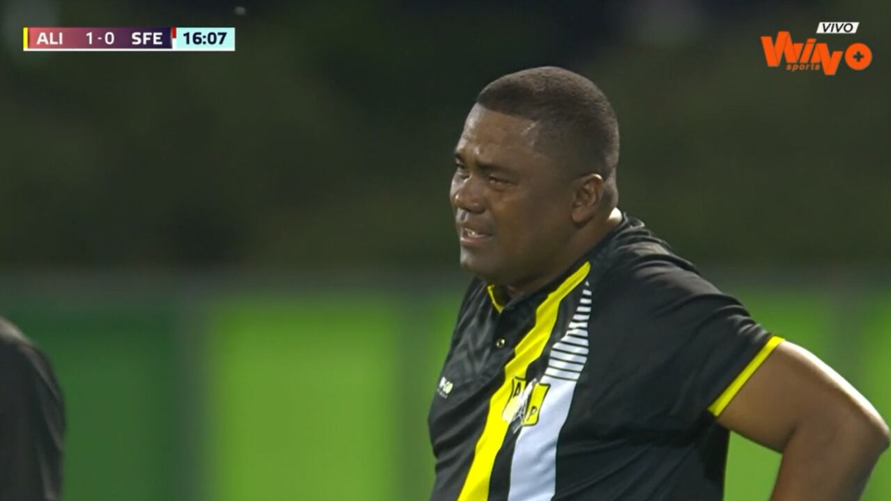 El momento en que Bodhert rompe en llanto en el banquillo de Alianza Petrolera