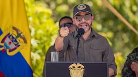 El Presidente De La Espriella, al presentar la Fuerza de Tarea Conjunta Urano, afirmó que asumirá directamente la responsabilidad política de las decisiones adoptadas como Comandante en Jefe de las Fuerzas Armadas para derrotar al narcoterrorismo.