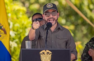 El Presidente De La Espriella, al presentar la Fuerza de Tarea Conjunta Urano, afirmó que asumirá directamente la responsabilidad política de las decisiones adoptadas como Comandante en Jefe de las Fuerzas Armadas para derrotar al narcoterrorismo.