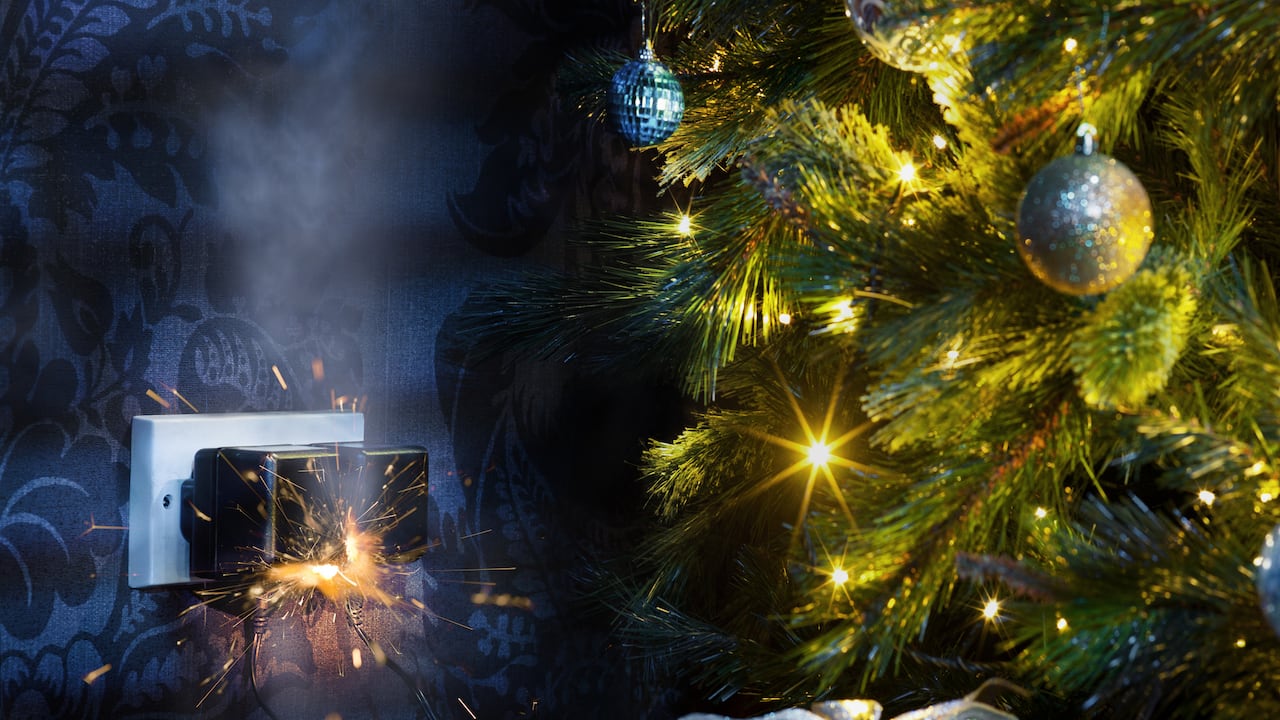Así puede mantener un árbol de Navidad sin que se convierta en un riesgo de incendio.