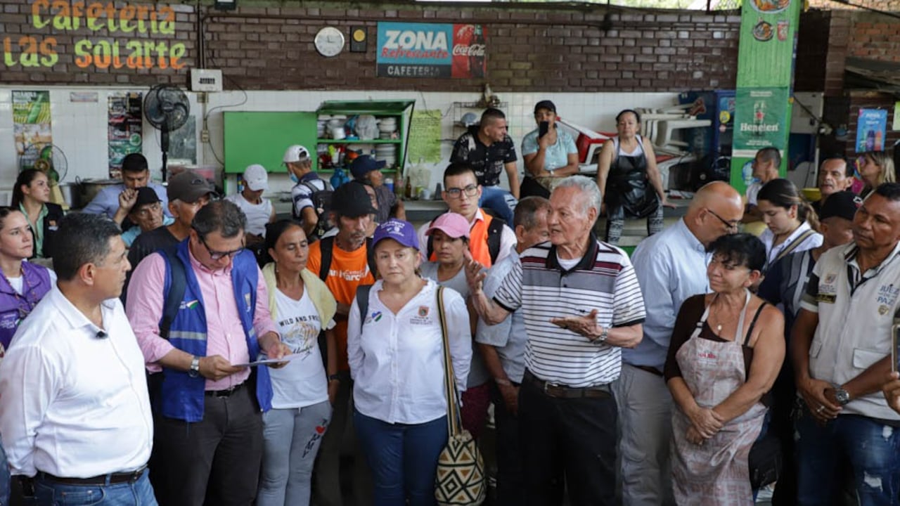 Autoridades locales se reunieron con los comerciantes de la galería de Siloé, y determinaron la apertura de algunas zonas de la plaza de mercado.