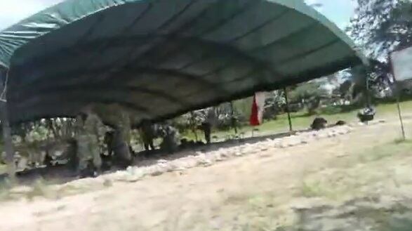 Las tropas se alistaron para un posible enfrentamiento con el grupo armado.