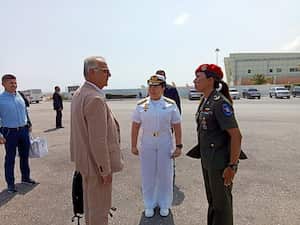 El ministro de Defensa, Iván Velásquez, llegó a Venezuela para reunirse con su par Vladimir Padrino, quien le devolverá a Colombia tres lanchas artilladas de la Armada, que tenían en su poder desde el 2020.