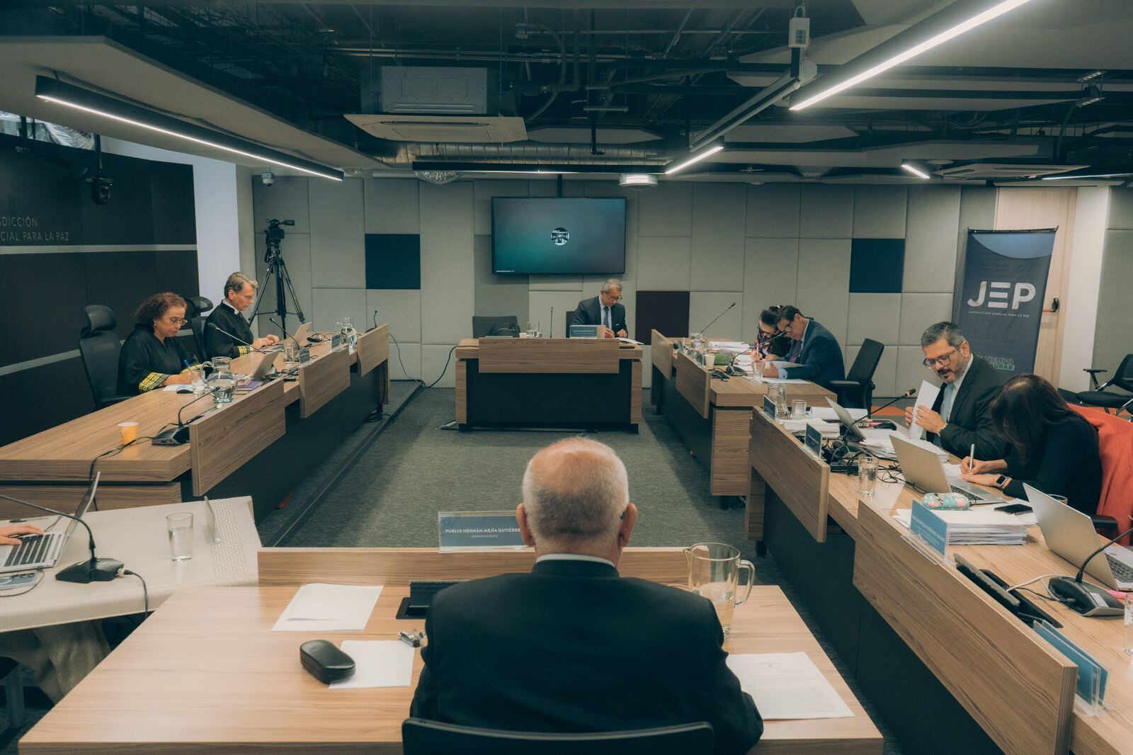 El coronel en retiro Publio Hernán Mejía ante la JEP.