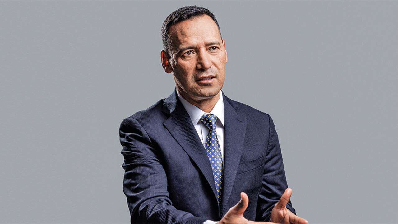 El anuncio lo hizo el ministro de Defensa, Pedro Sánchez.