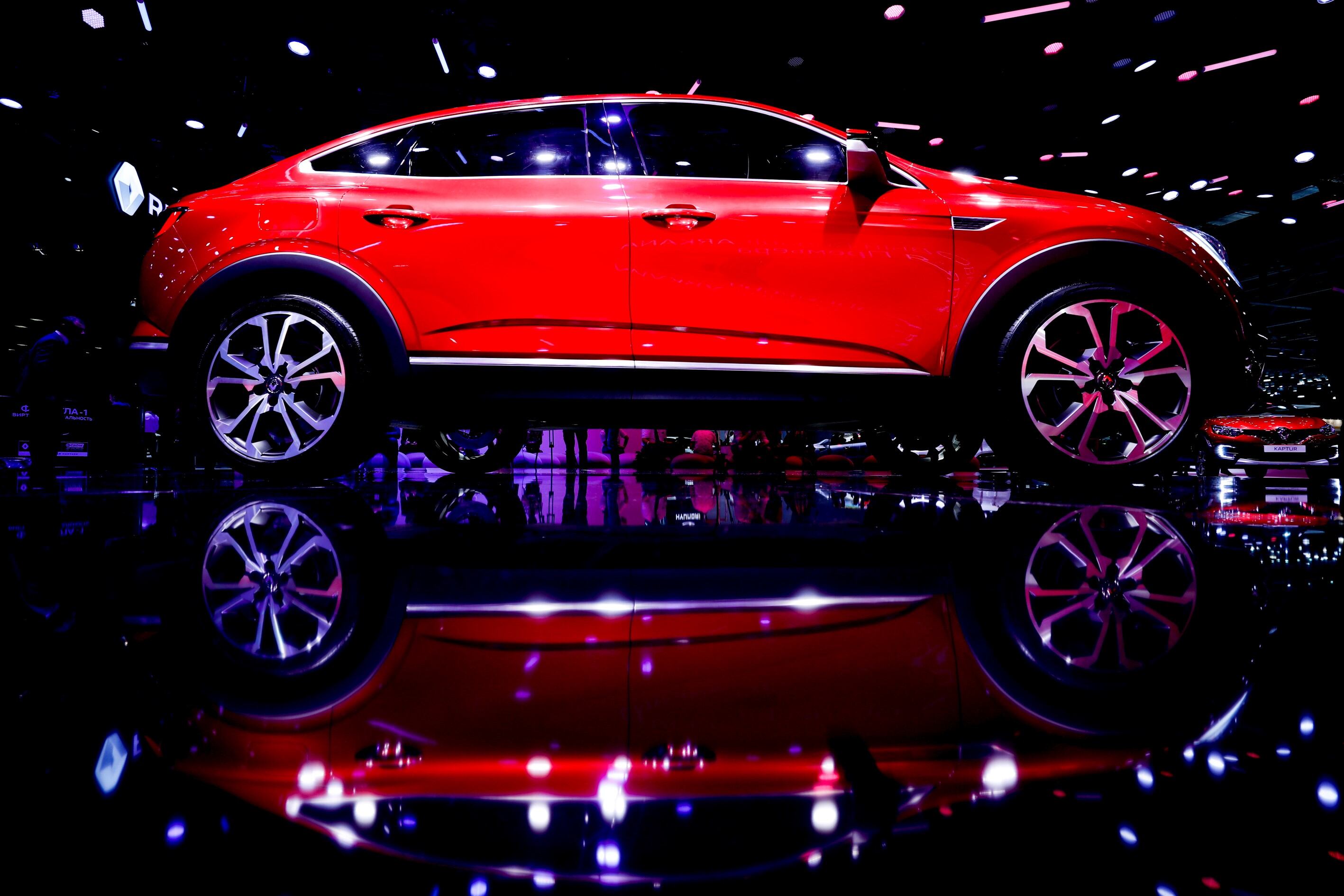 Renault presentó Arakana, un SUV cupé híbrido que viene en dos versiones.