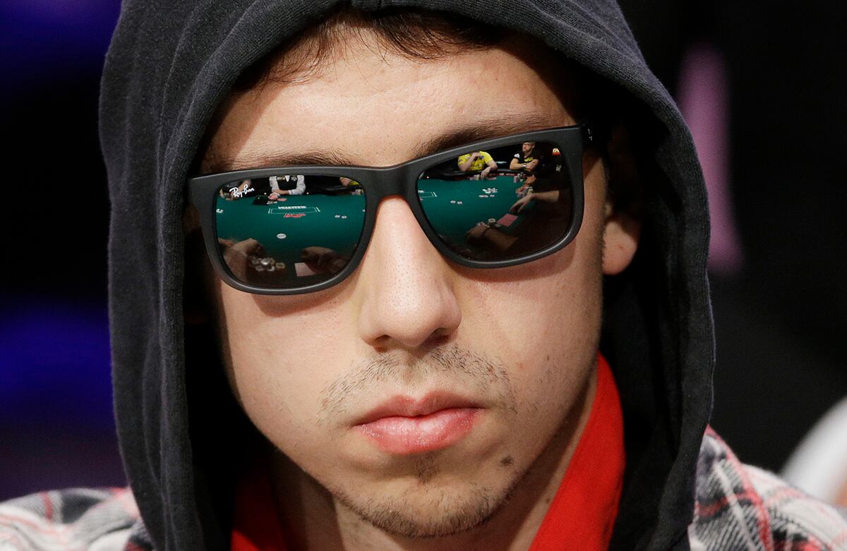 Andoni Larrabe compite en las finales de la Serie Mundial de Póker, en Las Vegas, Estados Unidos. (AP)
