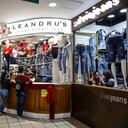 GranSan Centro Comercial ropa, comerciantes, tapabocas, ventas compras navideñas
Foto: Jeimi Villamizar/ Publicaciones Semana