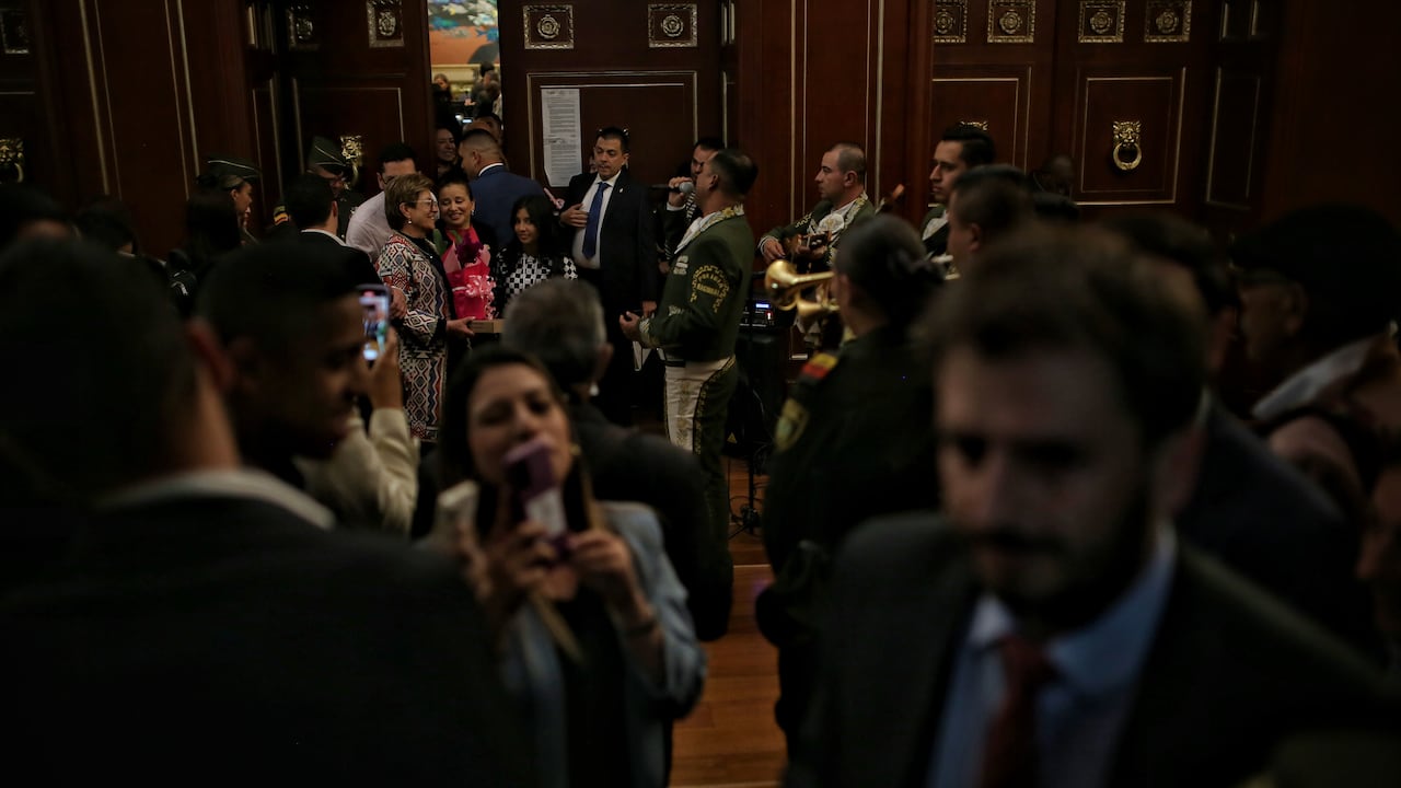 Los mariachis que llegaron a celebrar el cumpleaños de Gloria Inés Ramírez.