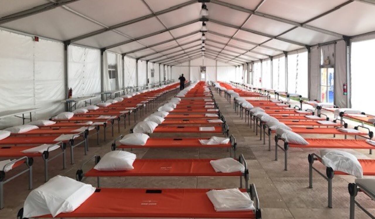 Así lucen los nuevos centros humanitarios temporales para recibir a migrantes que llegan a Nueva York
