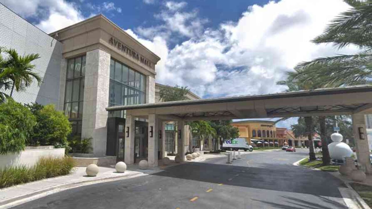 Tiroteo en centro comercial de la Florida, EE. UU., deja al menos dos heridos