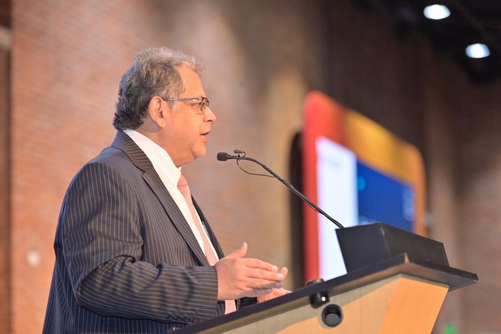 Reunión del superintendente de Salud, Ulahí Beltrán, con delegados de las EPS.