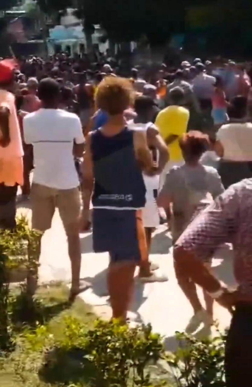 Decenas de manifestantes salieron a las calles en Cuba