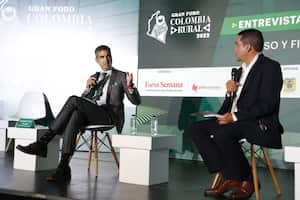 Hernando Chica Zuccardi, presidente del Banco Agrario y Luis Arturo Paez, director de RTVC Noticias.