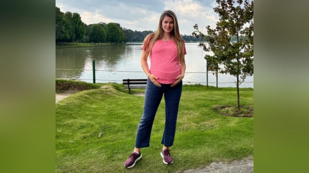 Cristina Hurtado entró en labor de parto, su esposo Josse Narváez la acompaña