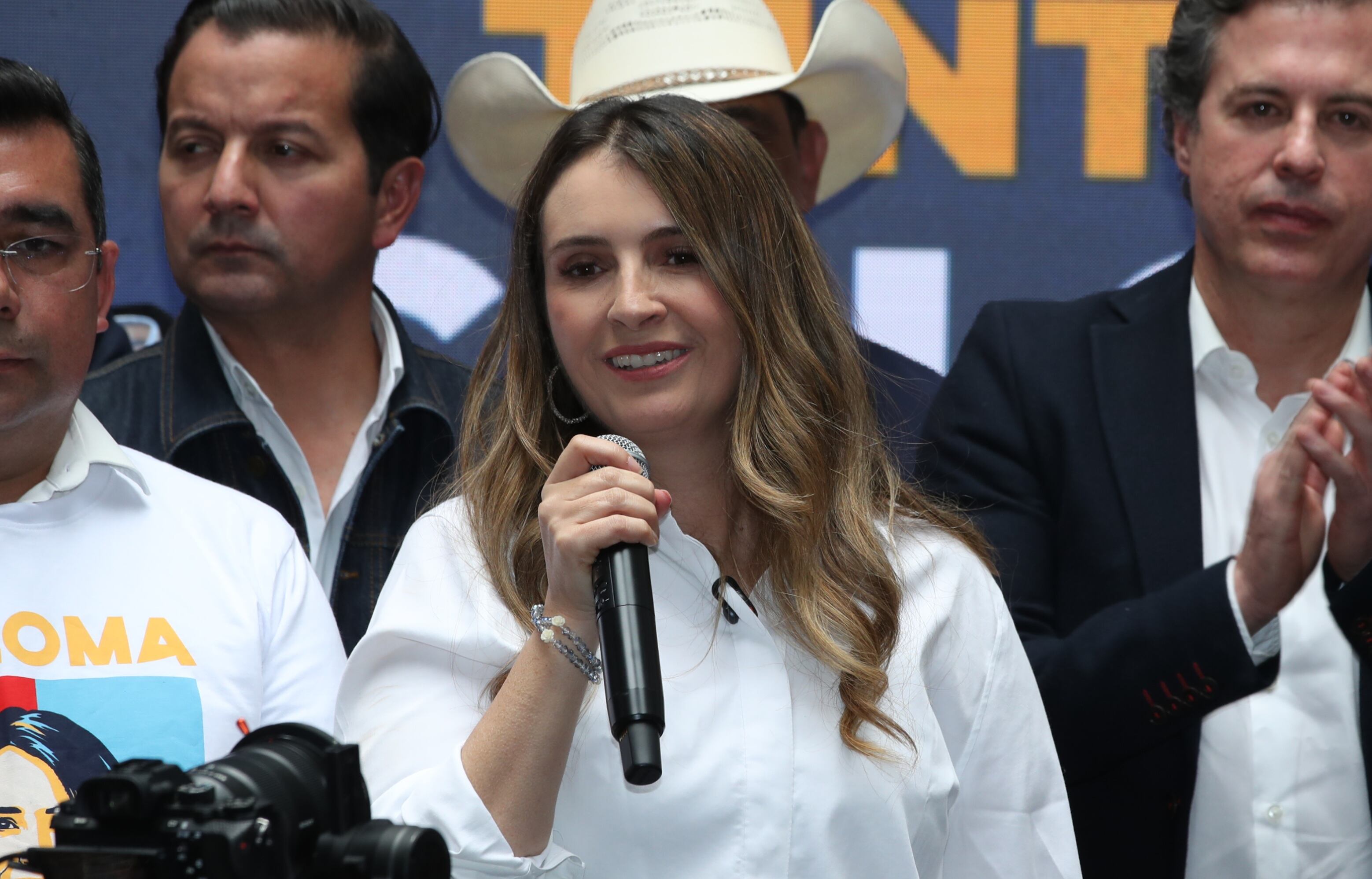 Paloma Valencia con su fórmula vicepresidencial, Juan Daniel Oviedo.