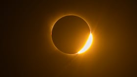 Un eclipse solar es uno de los eventos más impresionantes de la naturaleza, pero también exige precauciones.