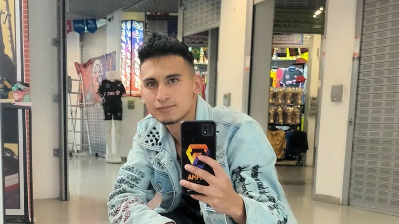 El joven es muy activo en sus redes sociales
