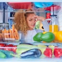 El café es un truco casero bueno para eliminar el mal olor en la nevera.