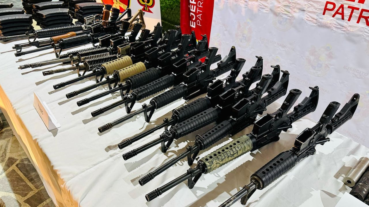 Decomisan arsenal a las disidencias de alias Calarcá en el Meta.