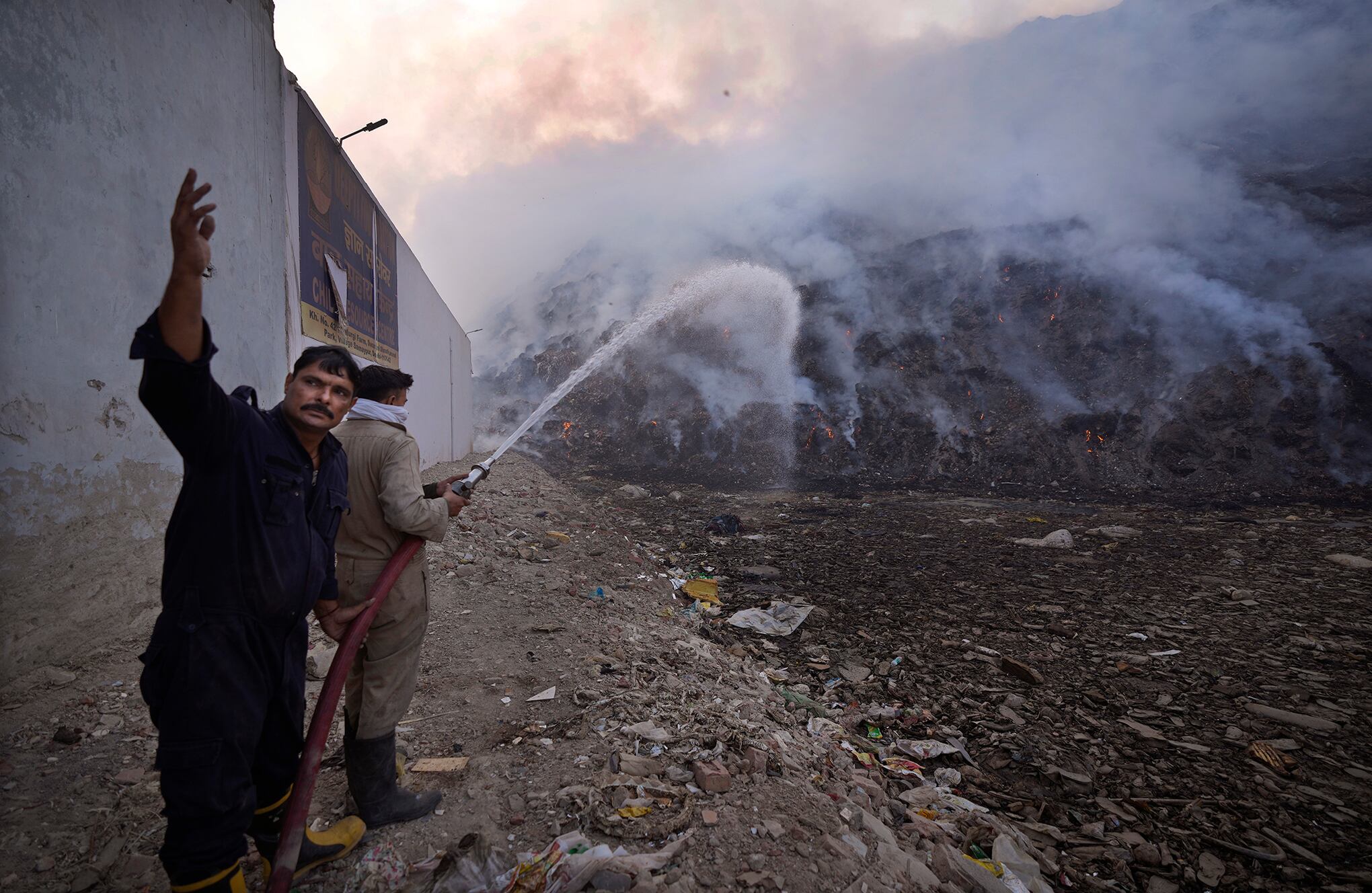 Incendio en vertedero de India