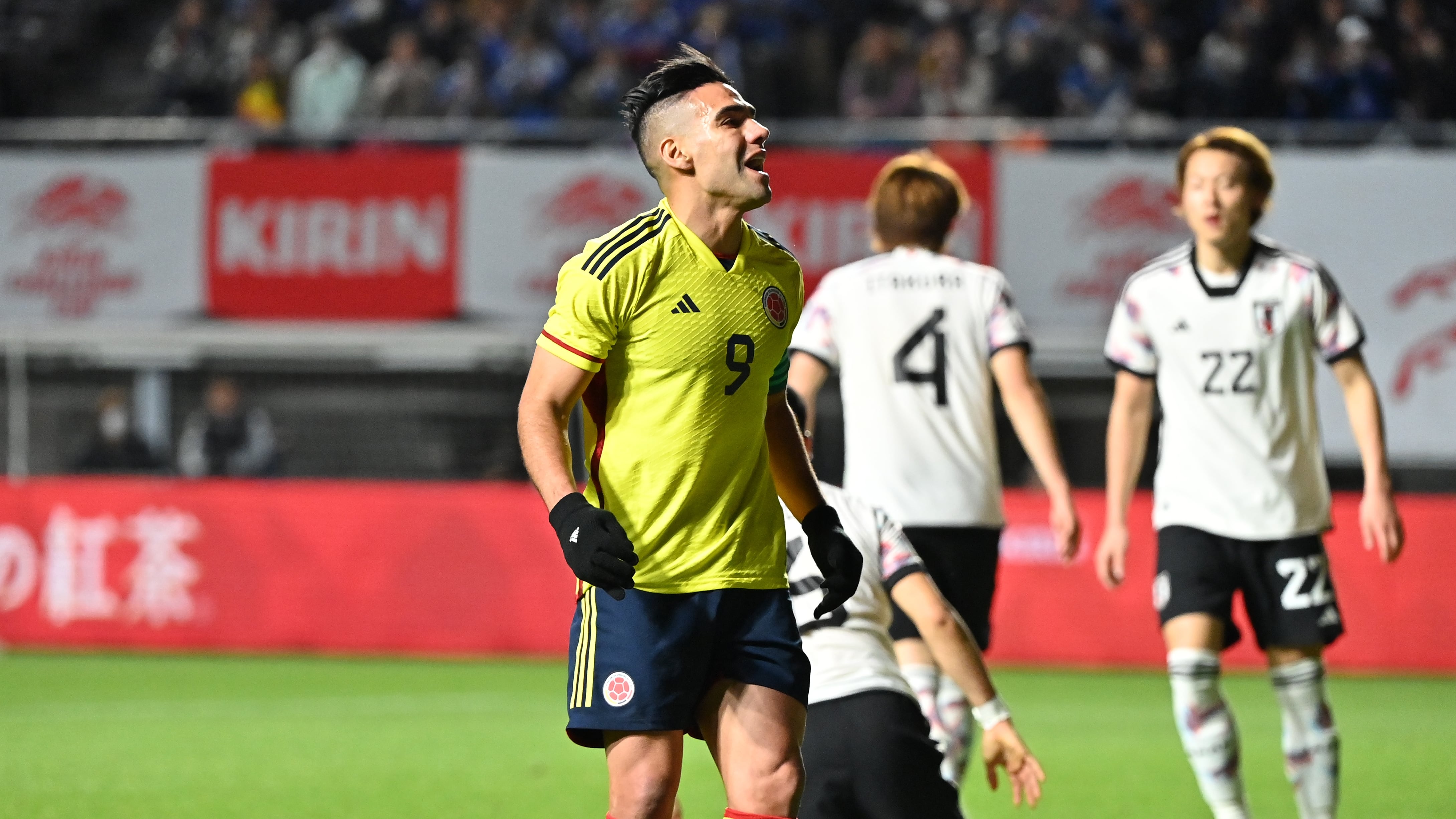 Radamel Falcao García con la camiseta de la Selección Colombia.
