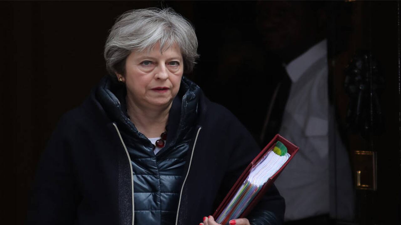 May presenta plan B para el 'brexit' con pocos indicios de avance.