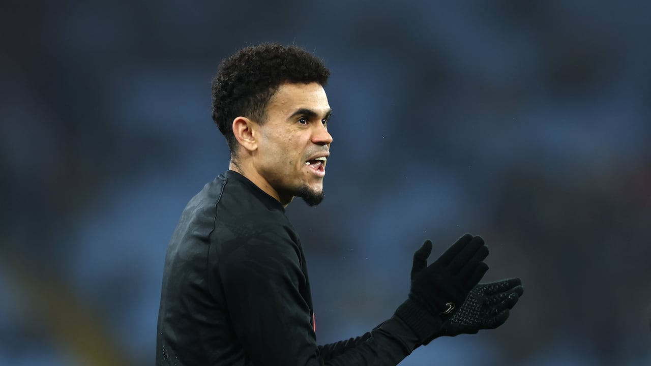 BIRMINGHAM, ENGLAND - FEBRUARY 19: Luis Diaz of Liverpool reacts during the warm up prior to the Premier League match between Aston Villa FC and Liverpool FC at Villa Park on February 19, 2025 in Birmingham, England. (Photo by Dan Istitene/Getty Images) (Photo by Dan Istitene / GETTY IMAGES EUROPE / Getty Images via AFP)