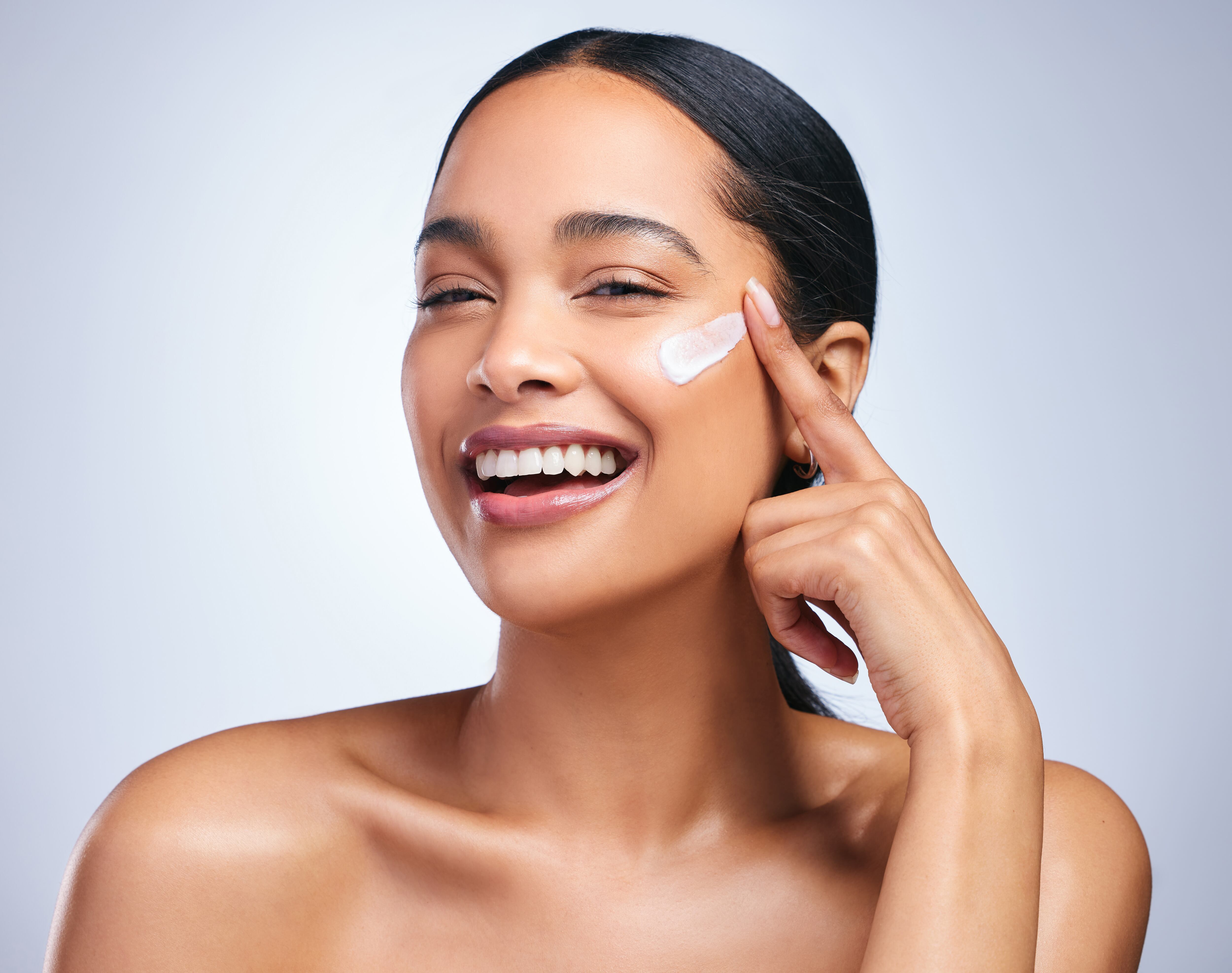 La protección solar es parte indispensable de una buena rutina facial.