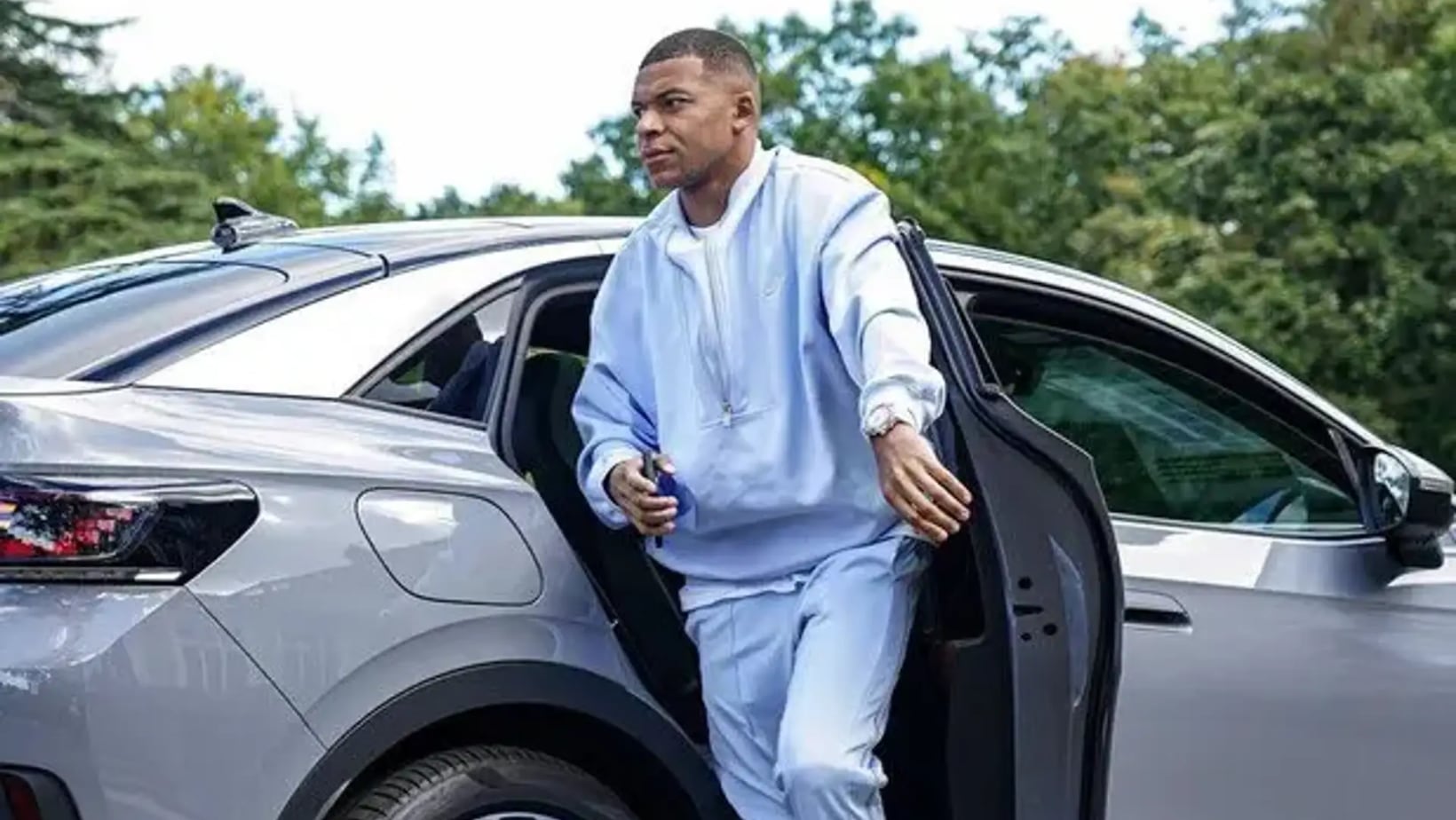 Audi RS6 y Mbappé.