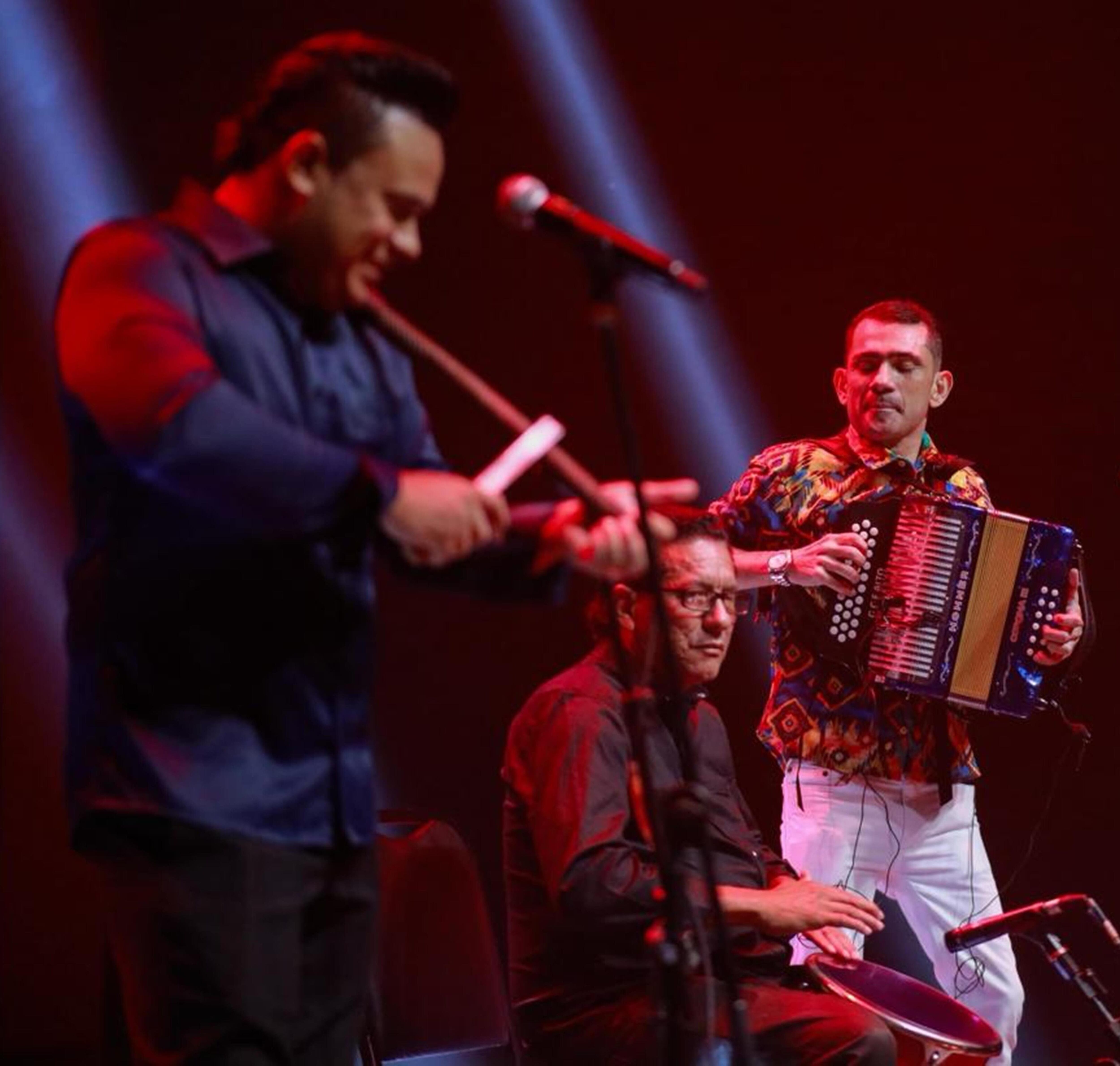Con algunas presentaciones de artistas del vallenato, se lanzó el famoso festival del género en Brasil.