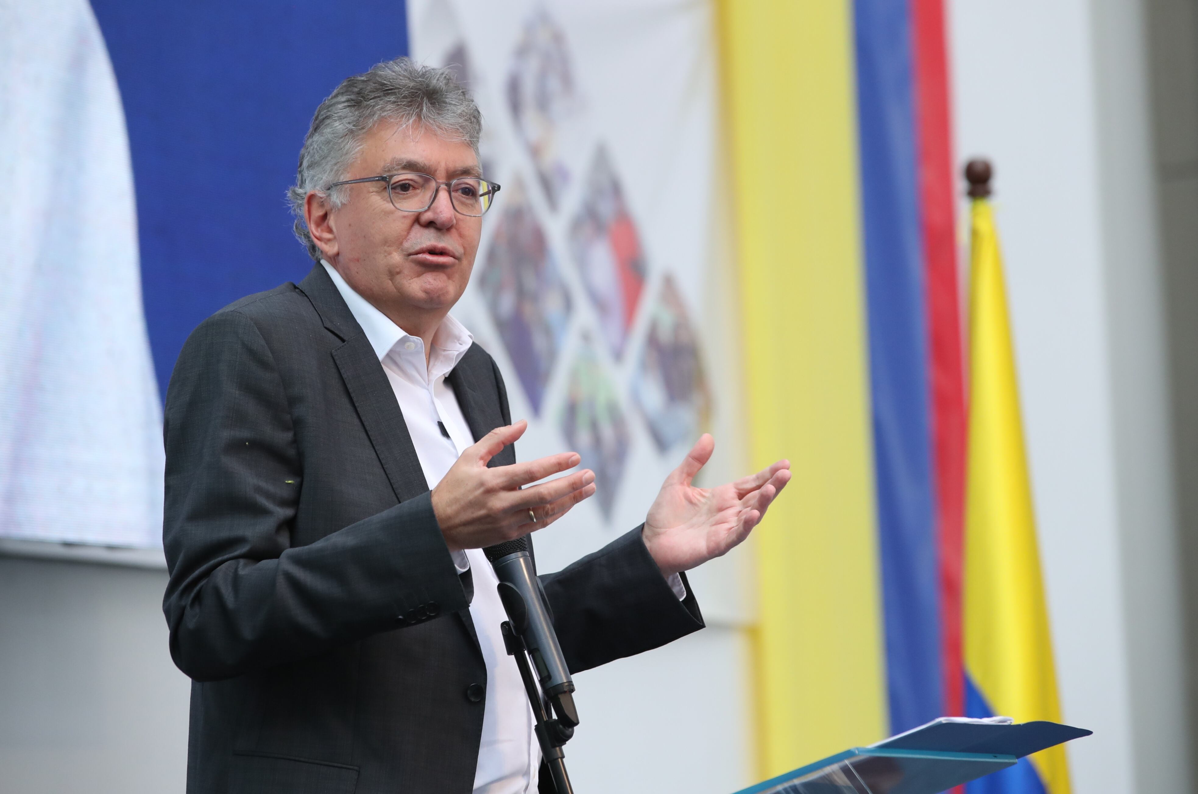 Avanza Colombia, inscripción movimiento ciudadano por firmas.
Mauricio Cárdenas