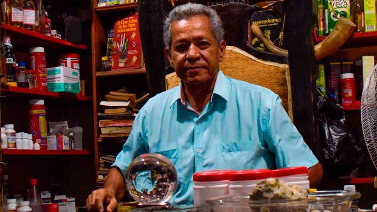 Escuche al curandero que predijo el coronavirus | Colombia noticias mundo