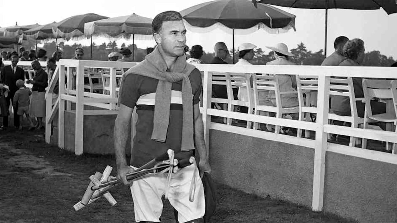 Porfirio Rubirosa forjó su leyenda entre autos, canchas de polo, personalidades y mujeres.