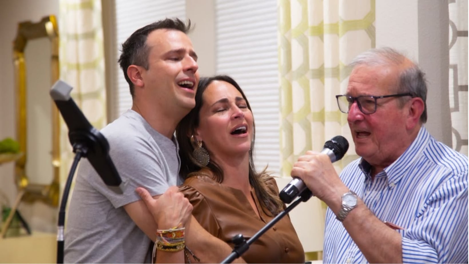 Hermanos y papá del periodista.