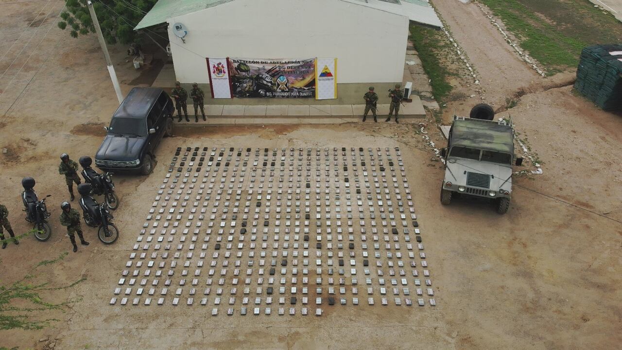 Droga incautada por el Ejército Nacional.