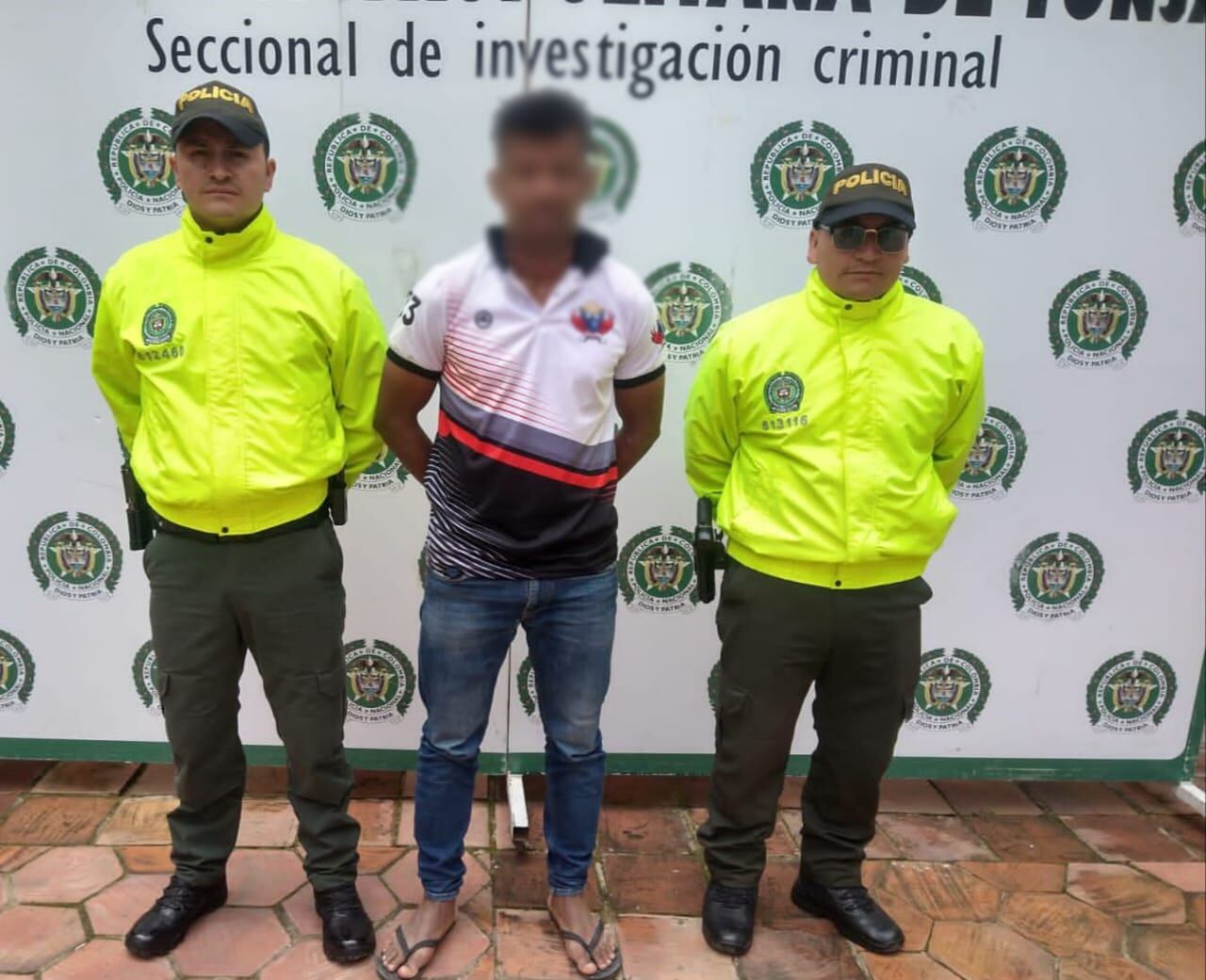 Los hermanos Zúñiga Saavedra; Alex Emelio, James Jalil y Víctor Manuel, alias “Yonier”, quienes presuntamente eran subordinados de alias “Negro Lucho”, cabecilla de una red sicarial del grupo armado organizado residual.