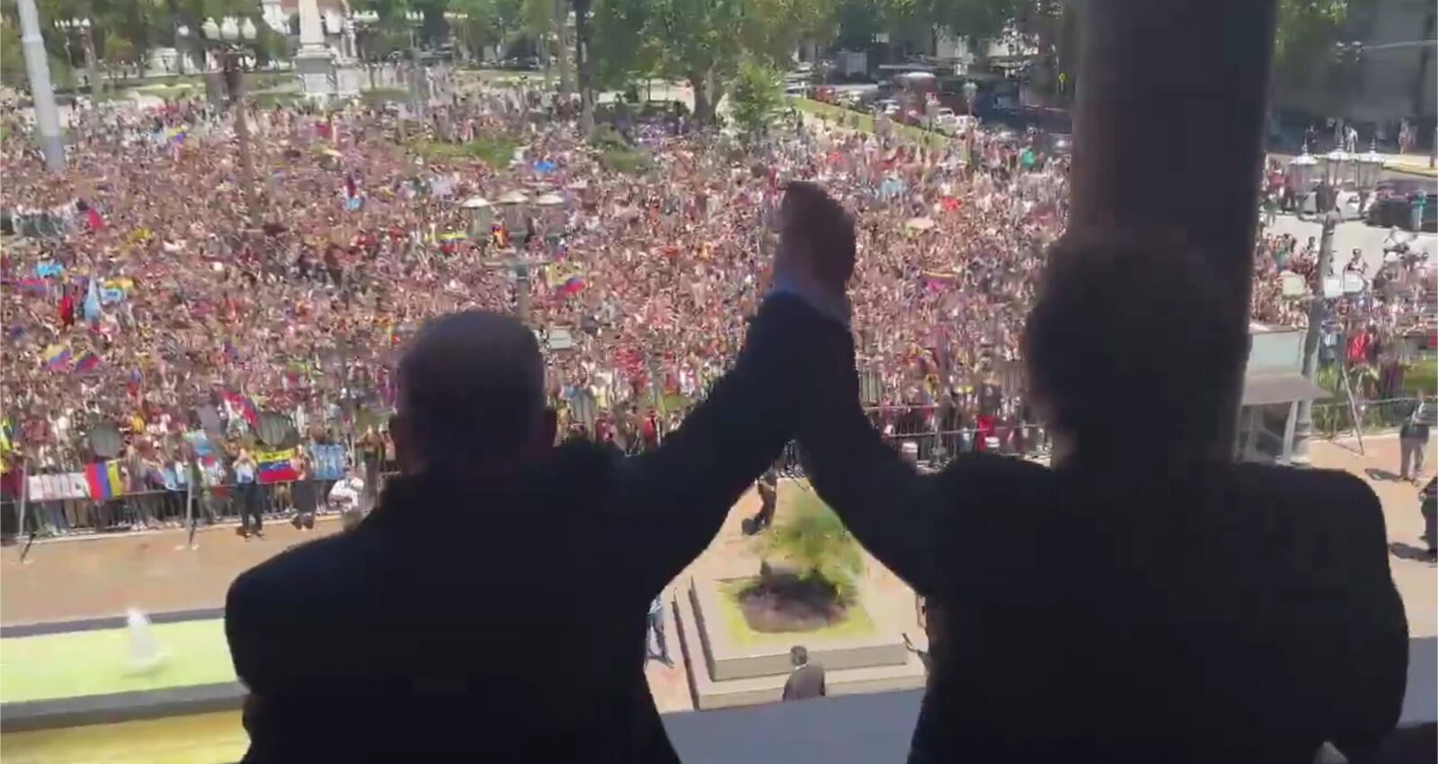 Apoyo de la comunidad venezolana en Argentina a Edmundo González.
